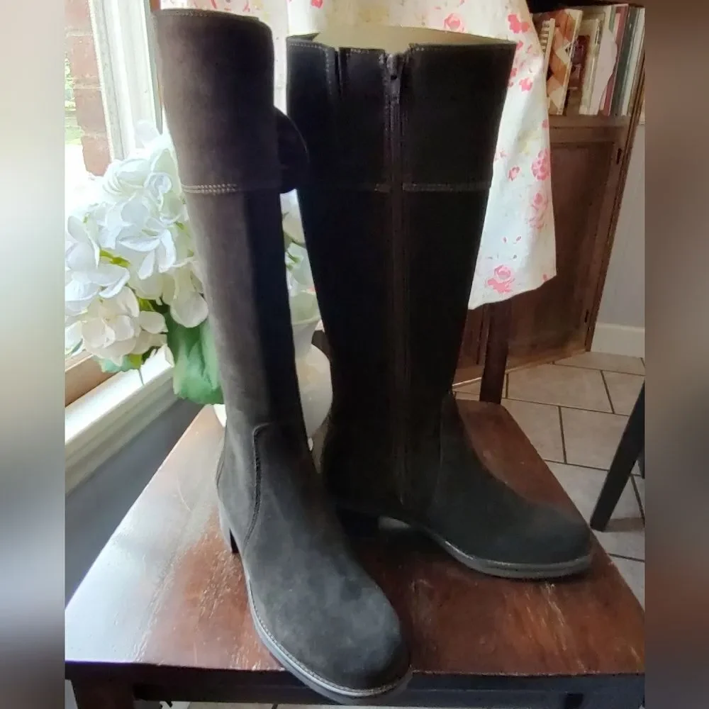 La Canadienne Highest Quality Brown Suede Riding Boots Size 5 Waterproof Comfort
